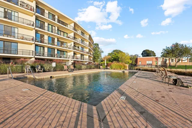 $4,000 | 100 Seaview Avenue, Unit 4H, Norwalk, CT 06855