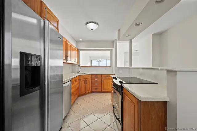 $4,000 | 100 Seaview Avenue, Unit 4H, Norwalk, CT 06855