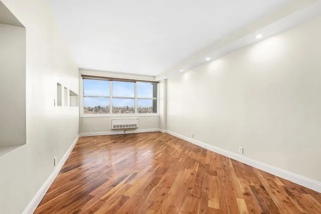 $999,999 | 7002 Boulevard East, Unit 43B, Guttenberg, NJ 07093