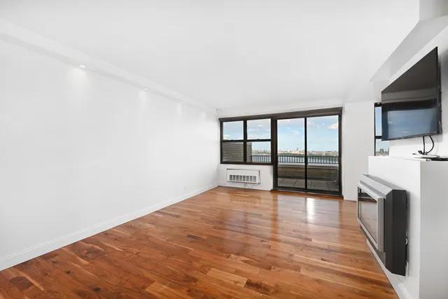 $999,999 | 7002 Boulevard East, Unit 43B, Guttenberg, NJ 07093