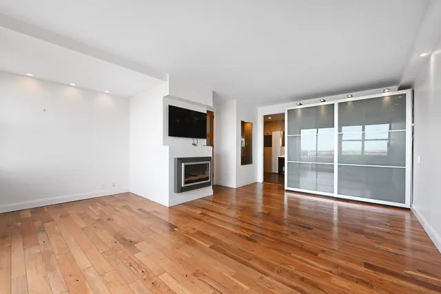 $999,999 | 7002 Boulevard East, Unit 43B, Guttenberg, NJ 07093