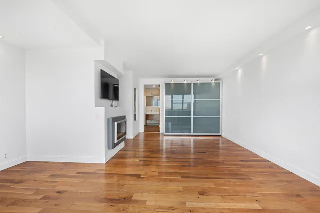 $999,999 | 7002 Boulevard East, Unit 43B, Guttenberg, NJ 07093