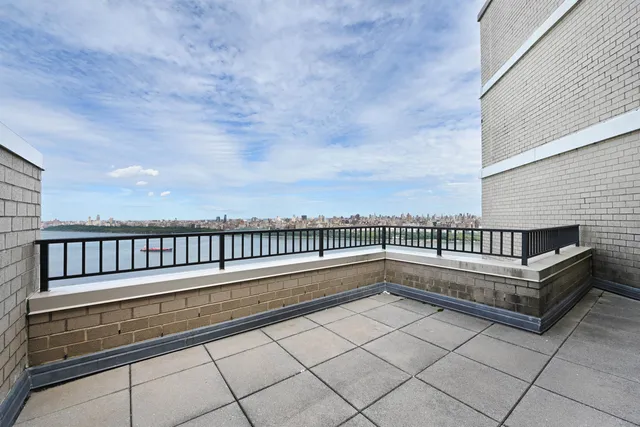 $999,999 | 7002 Boulevard East, Unit 43B, Guttenberg, NJ 07093