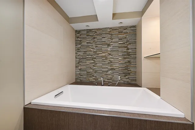 $999,999 | 7002 Boulevard East, Unit 43B, Guttenberg, NJ 07093