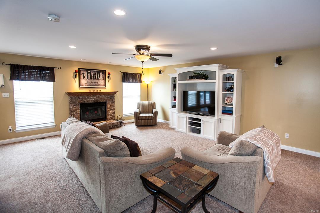 4710 Rutledge Way Drive St. Louis, MO 63129 - Photo 6 of 37 Gallery Image 6