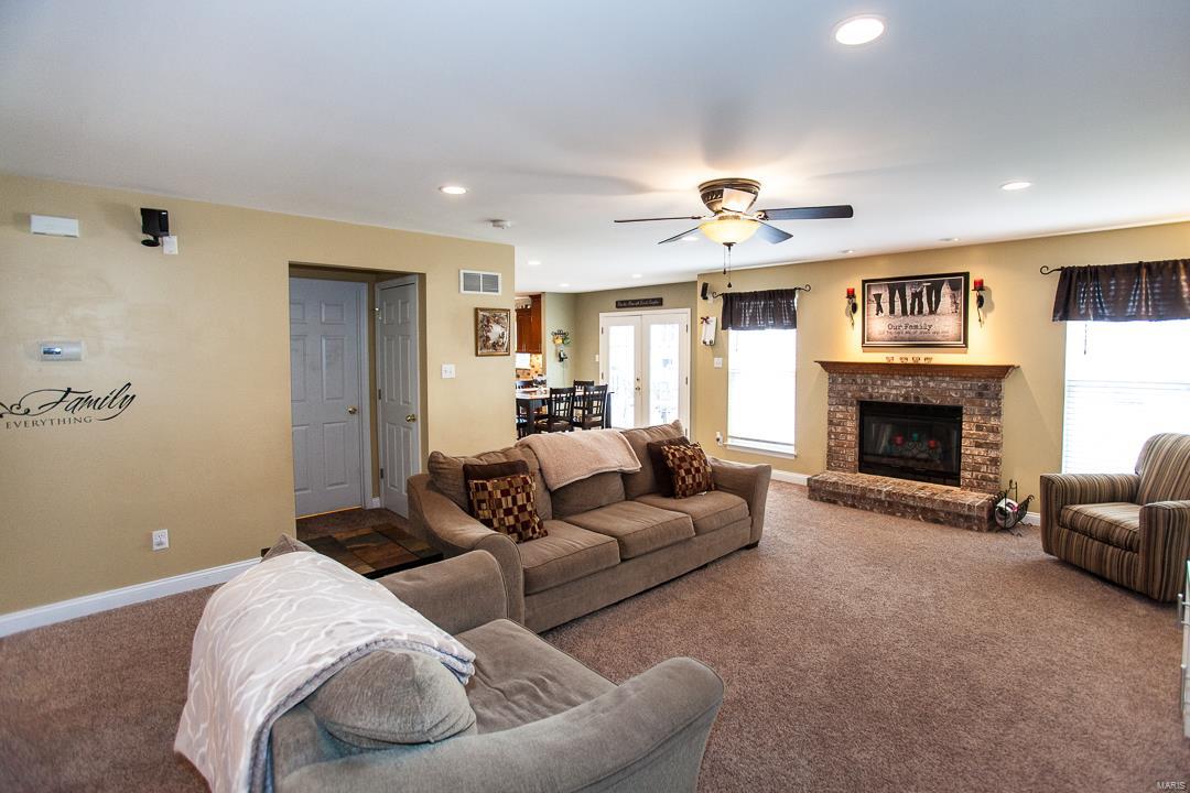 4710 Rutledge Way Drive St. Louis, MO 63129 - Photo 8 of 37 Gallery Image 8