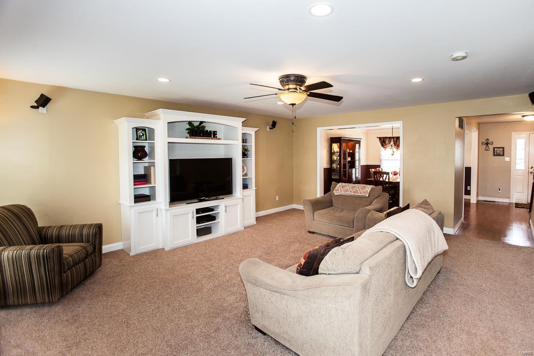 4710 Rutledge Way Drive St. Louis, MO 63129 - Photo 9 of 37 Gallery Image 9