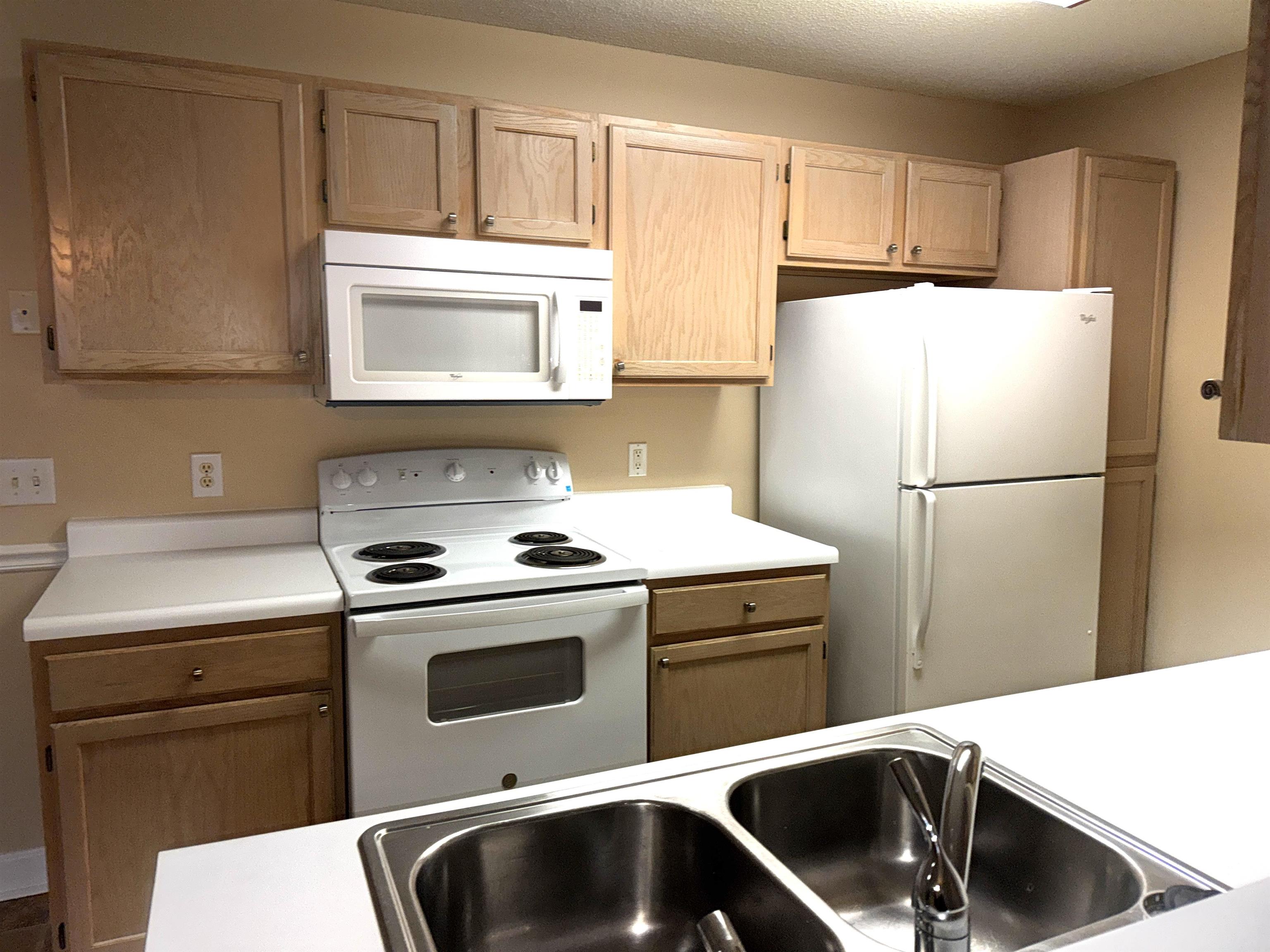 4375 Crepe Myrtle Court, Unit E Murrells Inlet, SC 29576 - Photo 6 of 46