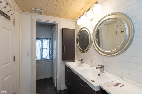 $399,900 | 929 Franklin Street, Columbus, IN 47201