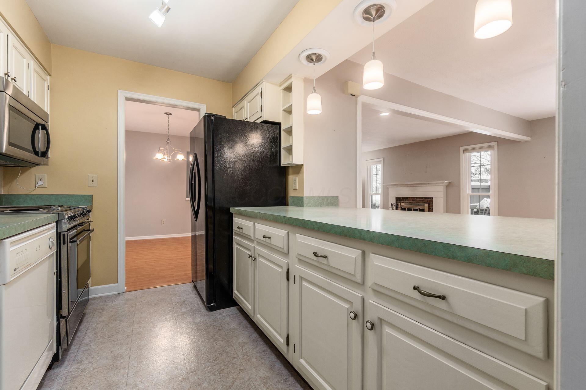 4765 Coach Road Columbus, OH 43220 - Photo 22 of 47 Efficient galley kitchen