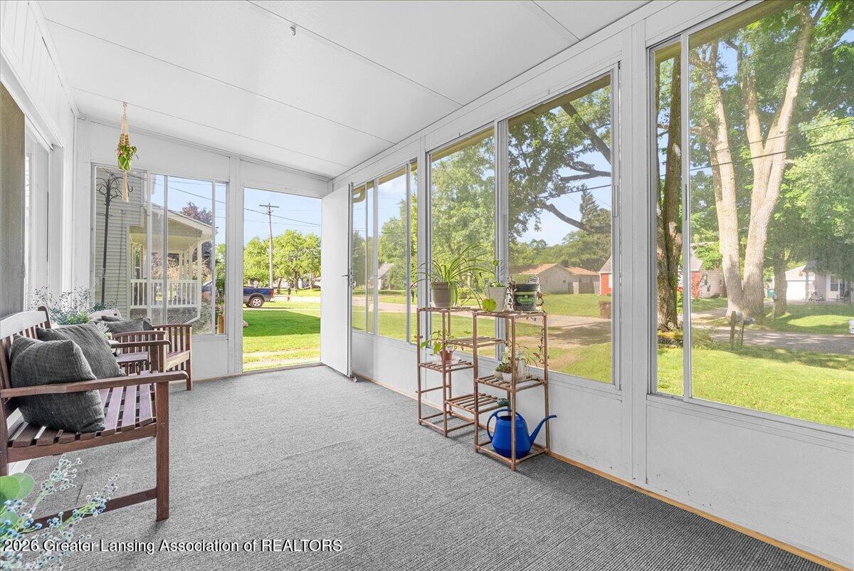 5937 Hughes Road Lansing, MI 48911 - Photo 5 of 36 06-Media Jett - 08