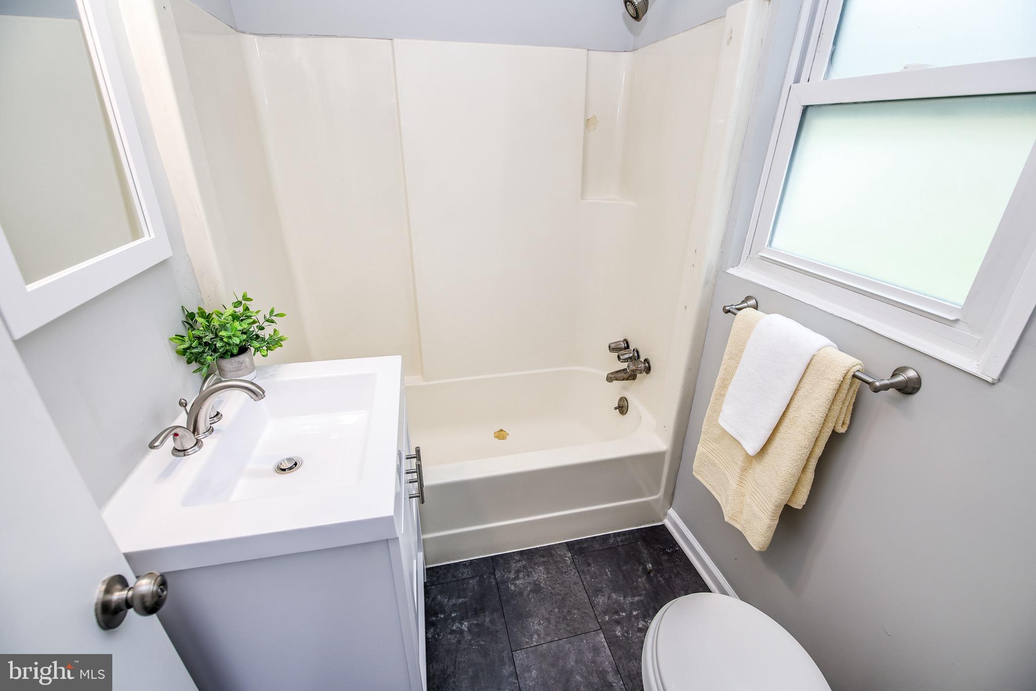 17713 Queen Anne Road Upper Marlboro, MD 20774 - Photo 14 of 35 Bathroom