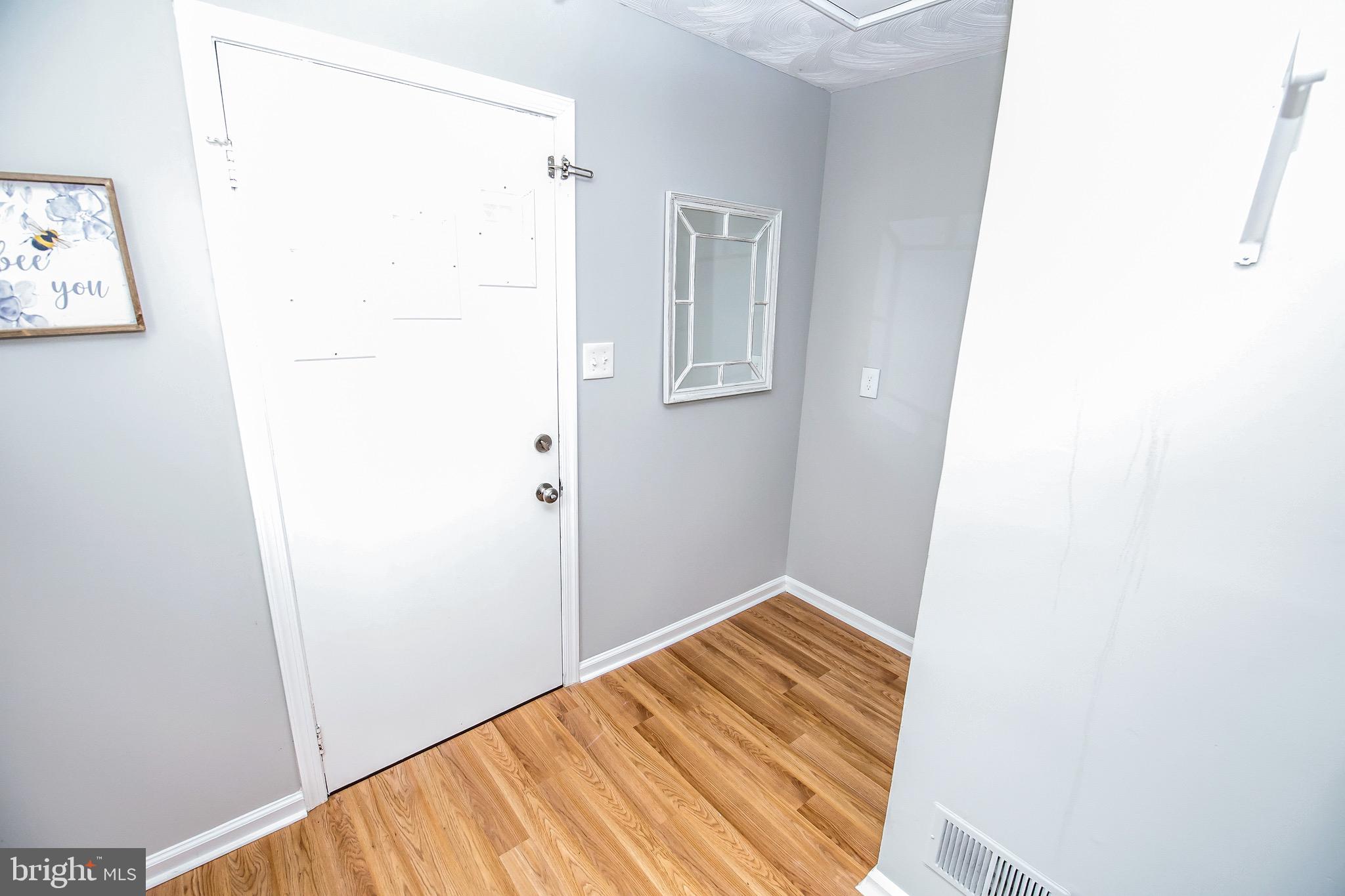 17713 Queen Anne Road Upper Marlboro, MD 20774 - Photo 17 of 35 Foryer