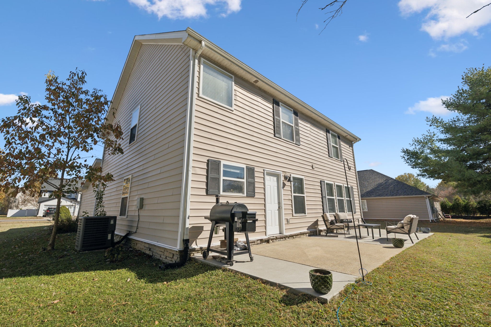 5807 Roxbury Drive Murfreesboro, TN 37128 - Photo 54 of 99 a view of a house with backyard and sitting area