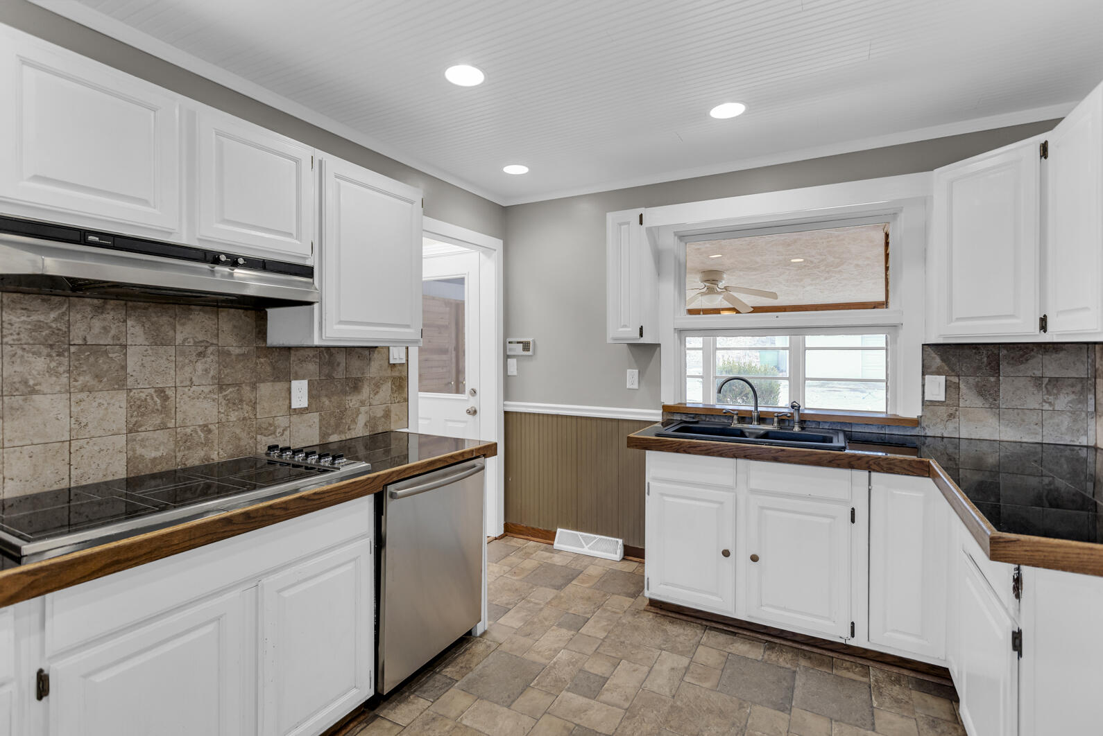 7805 Jefferson Road Brooklyn, MI 49230 - Photo 12 of 65 Kitchen