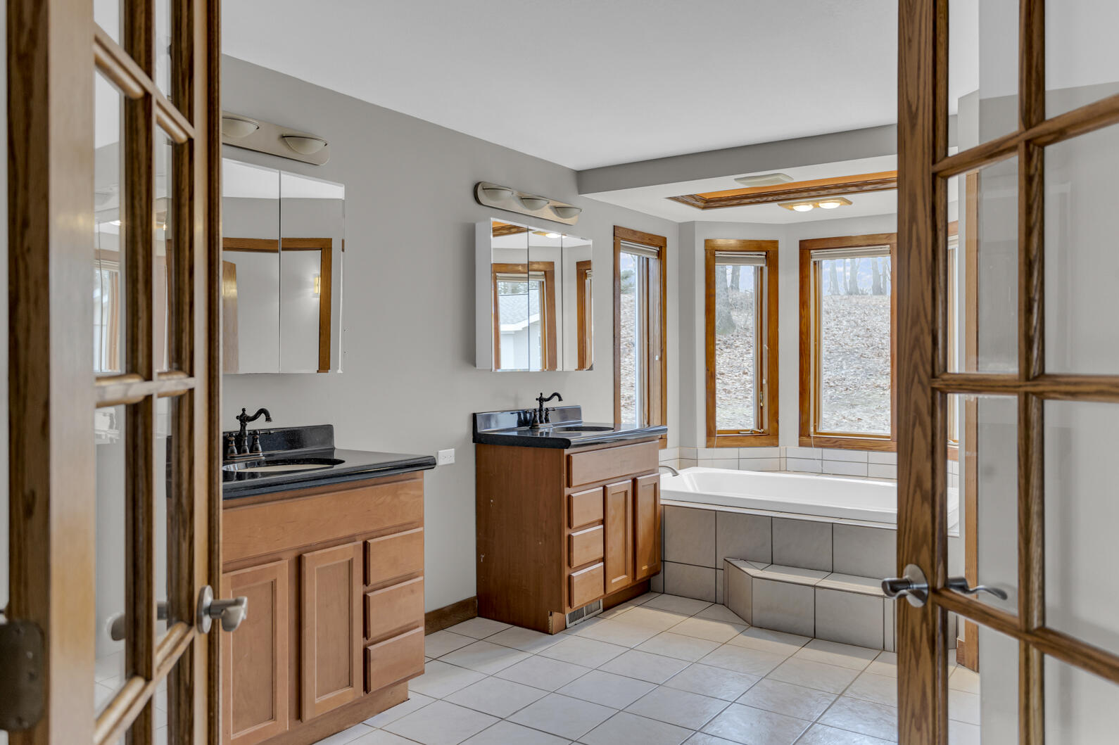 7805 Jefferson Road Brooklyn, MI 49230 - Photo 23 of 65 Primary Bath