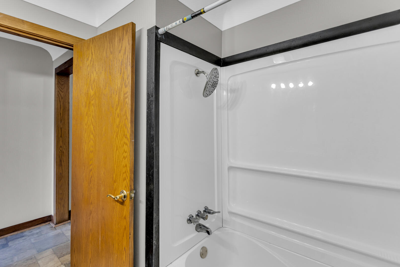 7805 Jefferson Road Brooklyn, MI 49230 - Photo 32 of 65 Bath #2