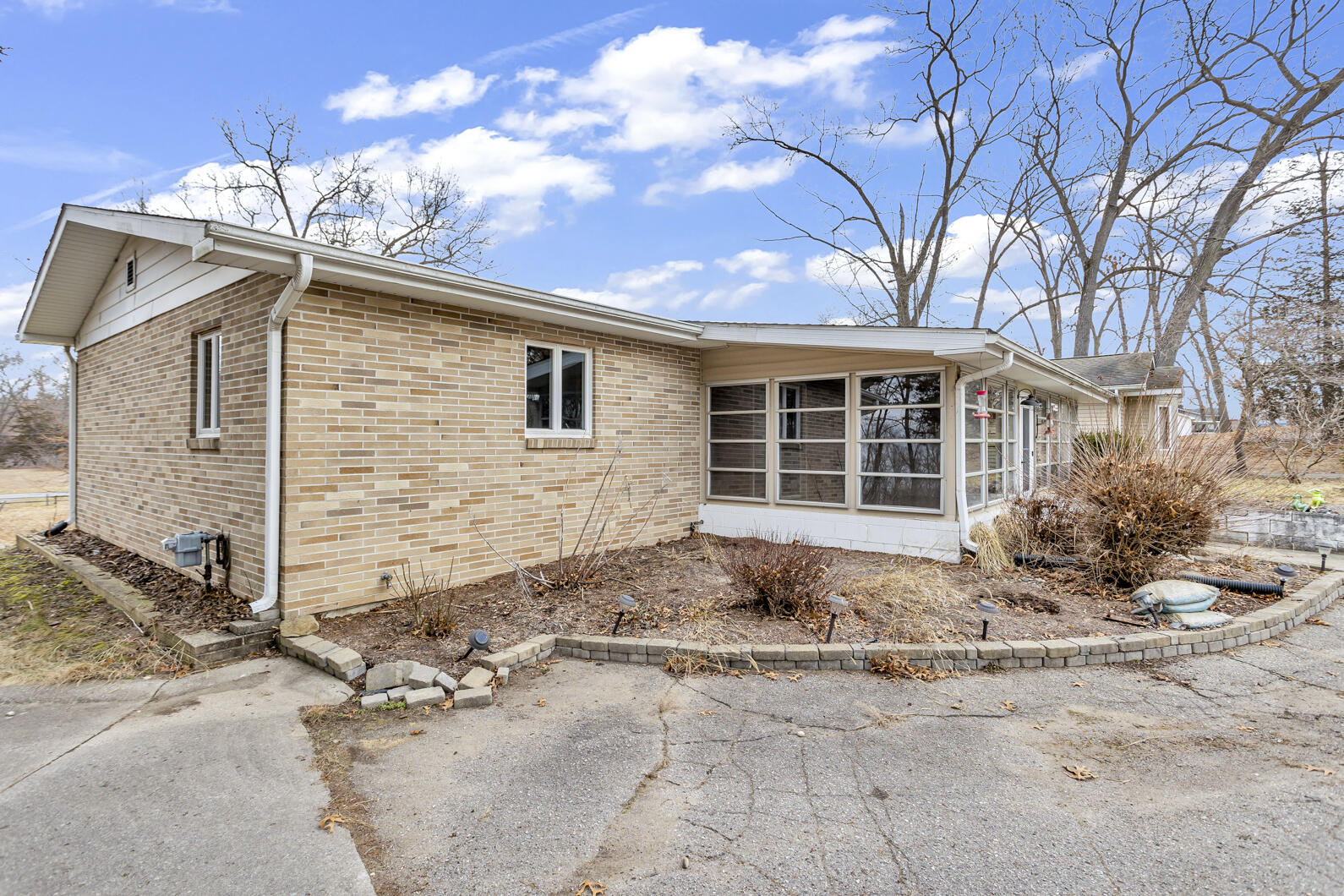 7805 Jefferson Road Brooklyn, MI 49230 - Photo 47 of 65 Side View