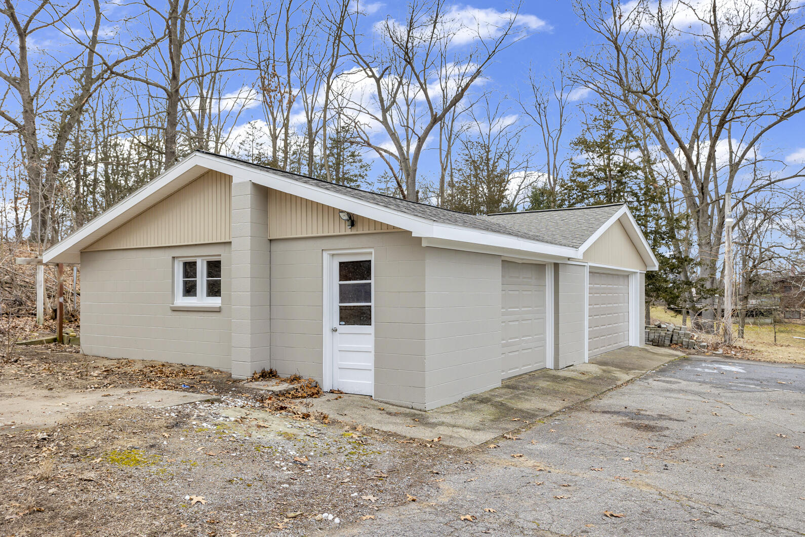 7805 Jefferson Road Brooklyn, MI 49230 - Photo 52 of 65 3 Car Garage w/Workshops