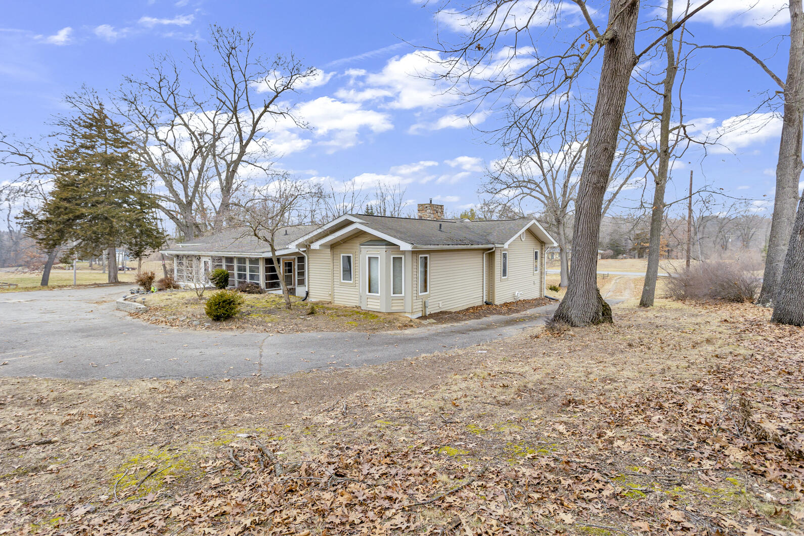 7805 Jefferson Road Brooklyn, MI 49230 - Photo 53 of 65 Side View