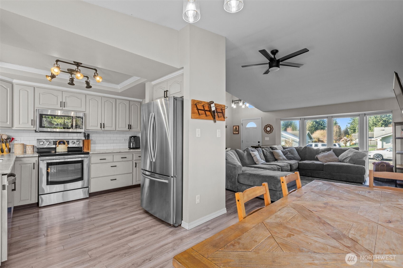 20911 Ronning Road Arlington, WA 98223 - Photo 10 of 40 a living room with stainless steel appliances furniture and a window