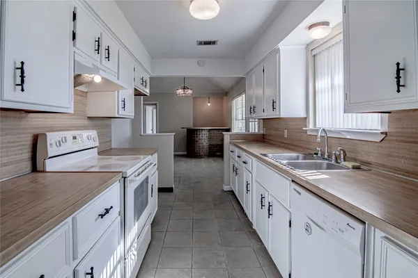 $1,500 | 295 Broadmoor Street, Trinity, TX 75862