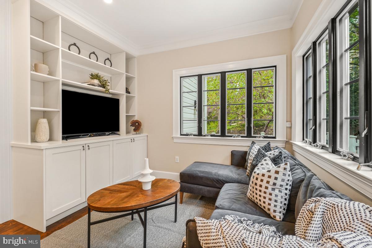 2021 Klingle Road Northwest Washington, DC 20010 - Photo 28 of 52 Gallery Image 28