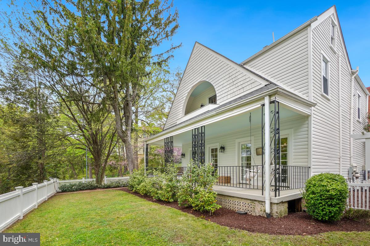 2021 Klingle Road Northwest Washington, DC 20010 - Photo 3 of 52 Gallery Image 3