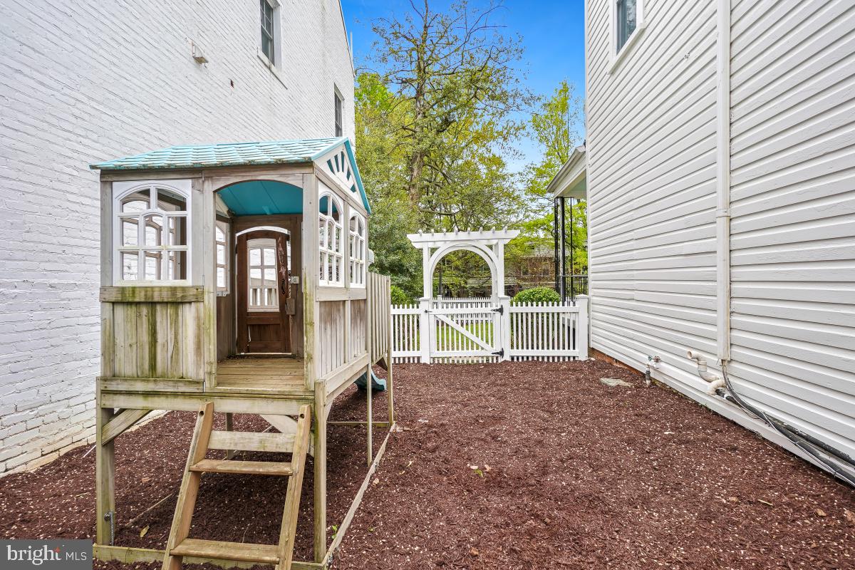 2021 Klingle Road Northwest Washington, DC 20010 - Photo 49 of 52 Gallery Image 49