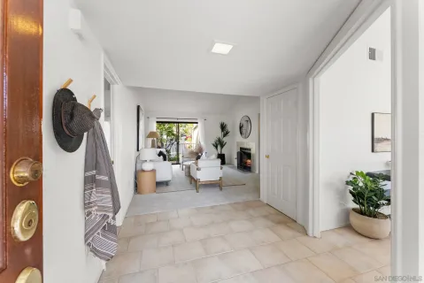 $769,900 | 3118 Vista Grande, Carlsbad, CA 92009
