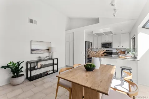 $769,900 | 3118 Vista Grande, Carlsbad, CA 92009