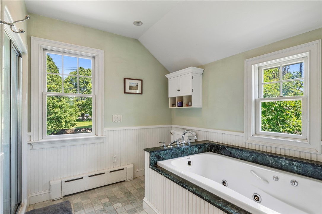 201 Paradise Avenue Middletown, RI 02842 - Photo 23 of 48 jacuzzi style tub