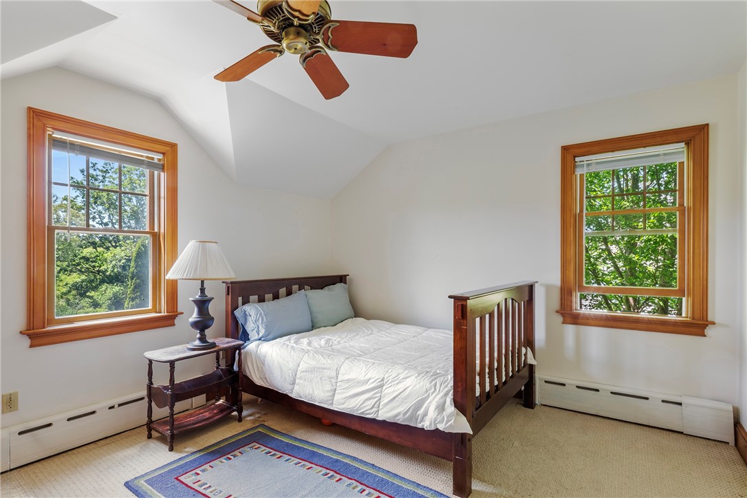 201 Paradise Avenue Middletown, RI 02842 - Photo 26 of 48