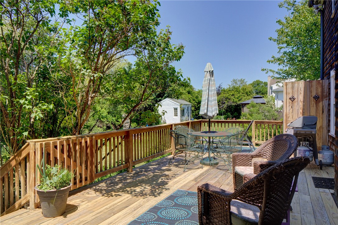 201 Paradise Avenue Middletown, RI 02842 - Photo 33 of 48