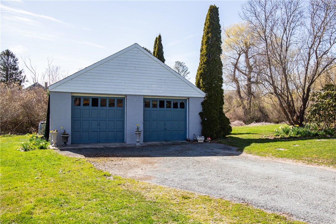 201 Paradise Avenue Middletown, RI 02842 - Photo 39 of 48