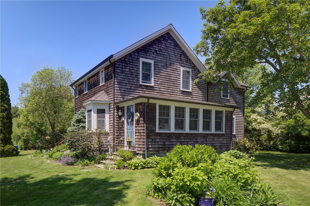 201 Paradise Avenue Middletown, RI 02842 - Photo 7 of 48