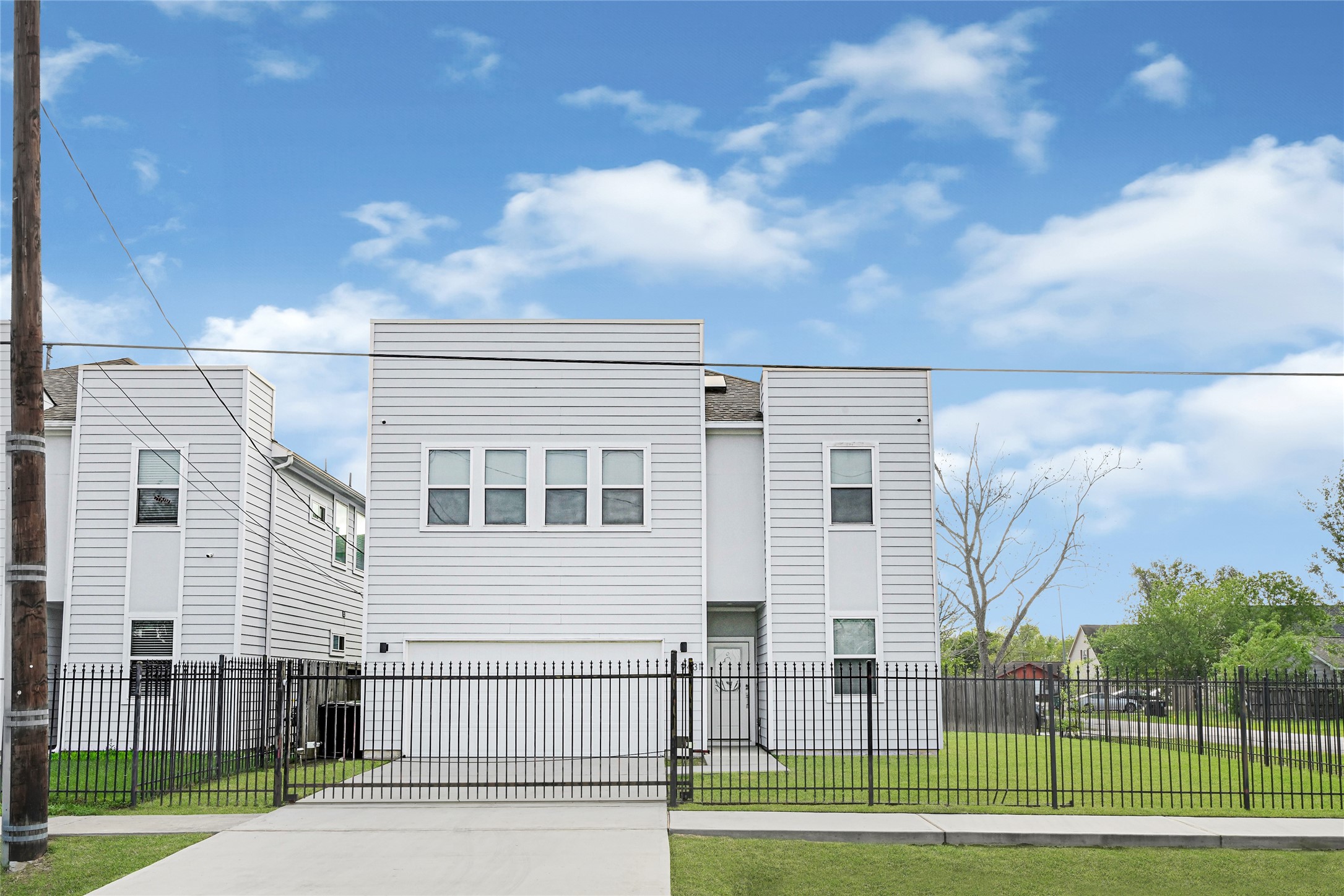 9431 Jutland Road Houston, TX 77033 - Photo 1 of 30 Gallery Image 1