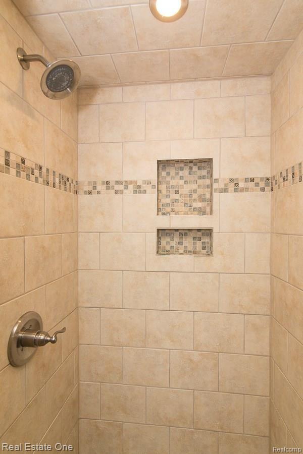 695 Apple Hill Lane Rochester, MI 48306 - Photo 17 of 28 _OL_6432-applehill_29.jpg