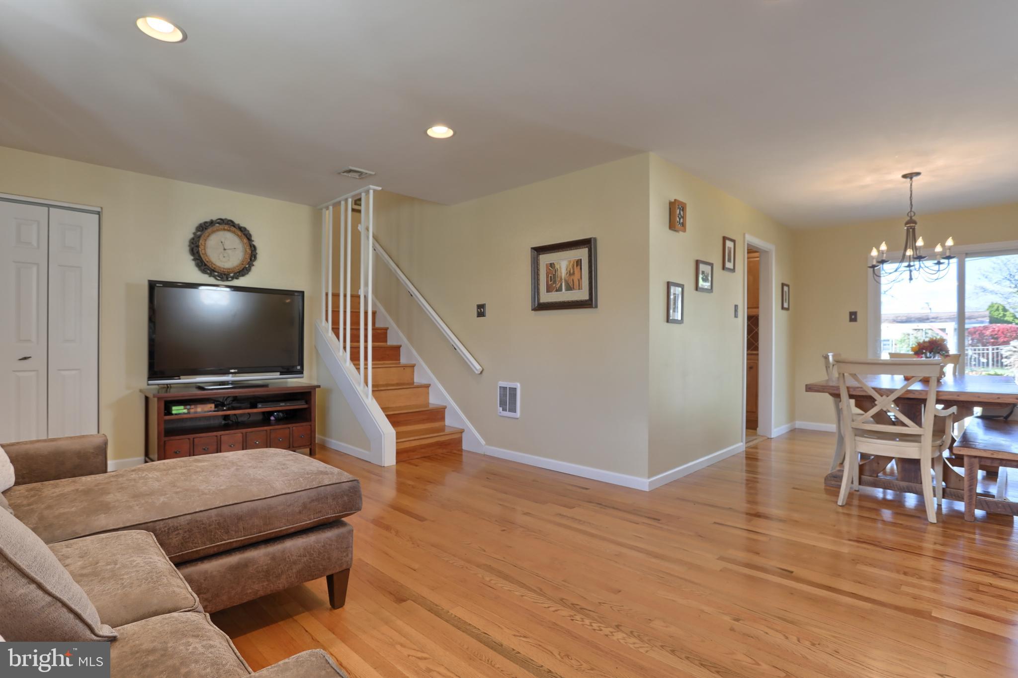 406 North Houcks Road Harrisburg, PA 17109 - Photo 7 of 38 Gallery Image 7