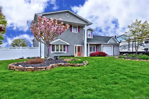 $759,990 | 395 8th Street, Bohemia, NY 11716