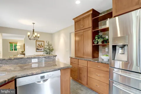 $749,900 | 2106 Basset Street, Alexandria, VA 22308