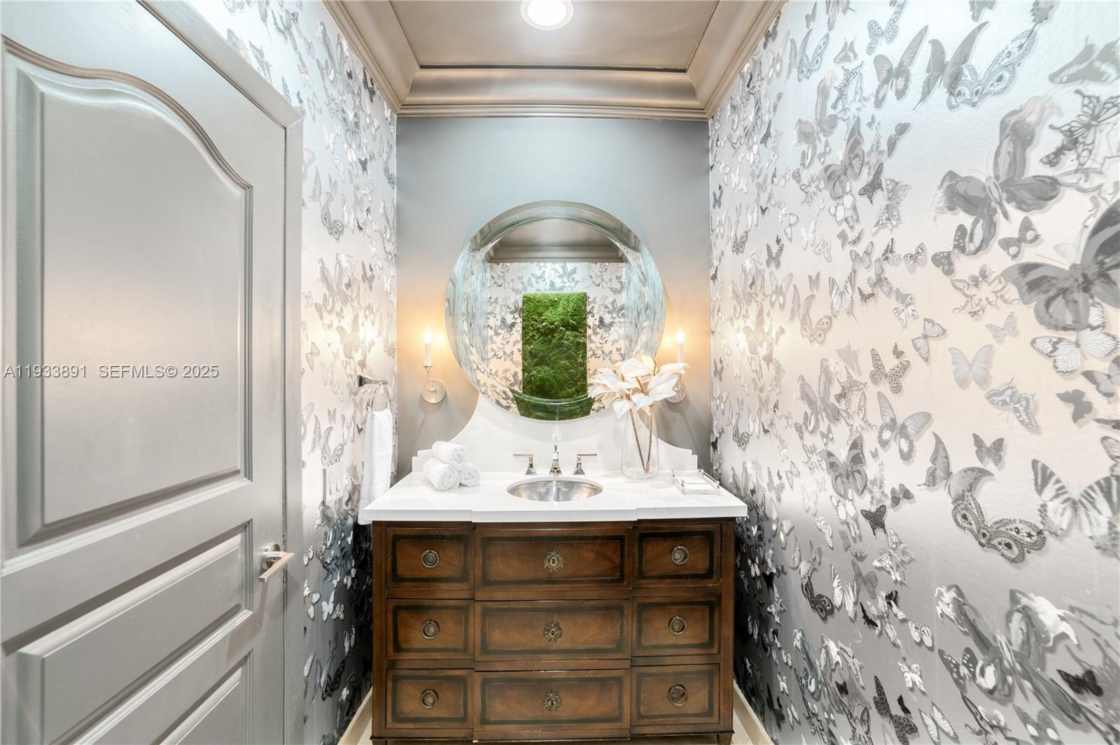 5077 North Bay Road Miami Beach, FL 33140 - Photo 14 of 41