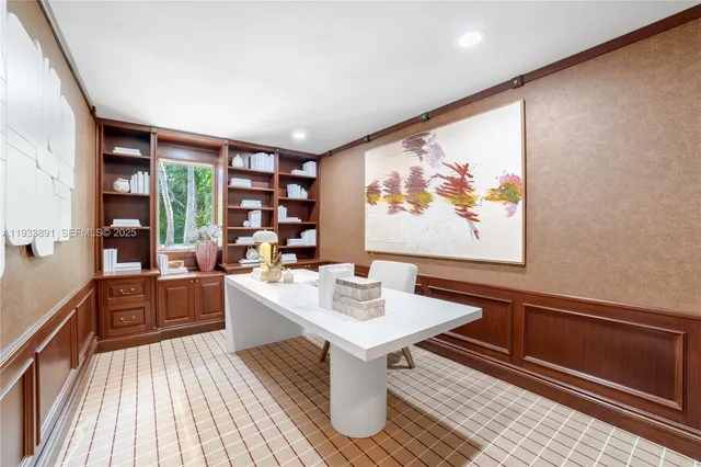 $8,750,000 | 5077 North Bay Road, Miami Beach, FL 33140