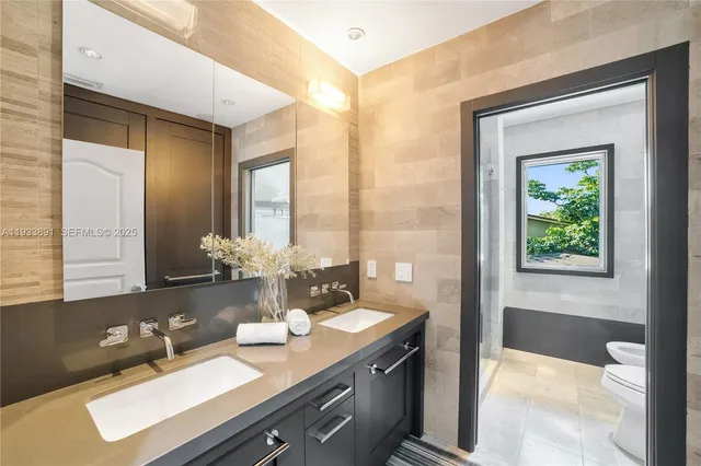 $8,750,000 | 5077 North Bay Road, Miami Beach, FL 33140