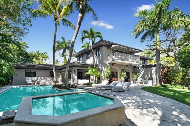 $8,750,000 | 5077 North Bay Road, Miami Beach, FL 33140