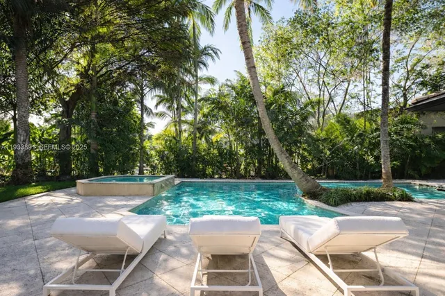 $8,750,000 | 5077 North Bay Road, Miami Beach, FL 33140