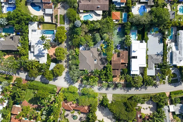 $8,750,000 | 5077 North Bay Road, Miami Beach, FL 33140