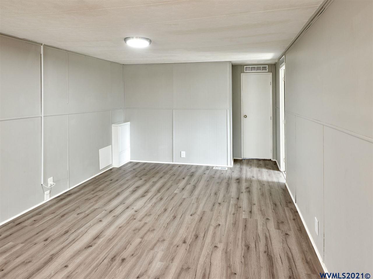 5355 River ( Road, Unit 31 Keizer, OR 97303 - Photo 11 of 26