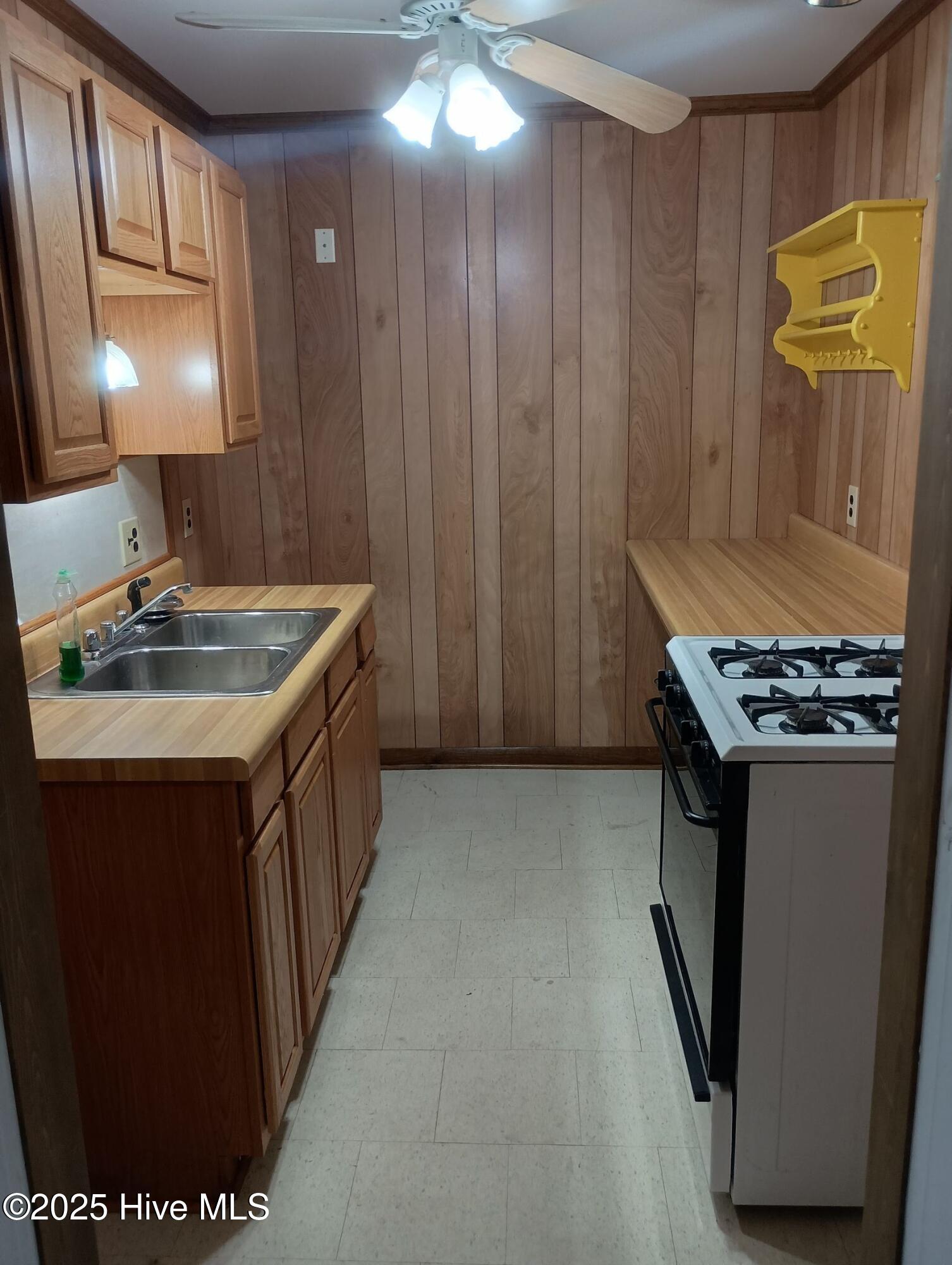 1179 Lake Road Newport, NC 28570 - Photo 22 of 35 .