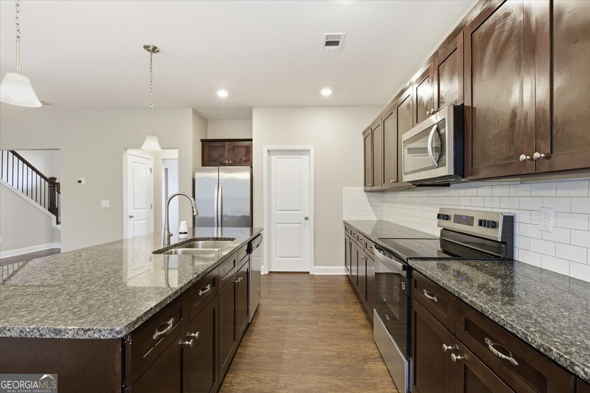 455 Pearson Circle Hampton, GA 30228 - Photo 10 of 35